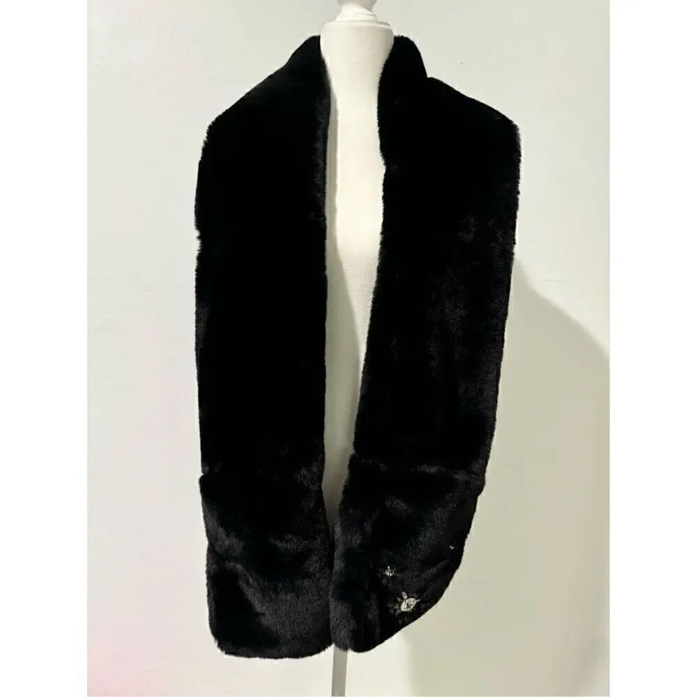 Victoria secret Winter  Angel black soft faux fur scarf with pockets
